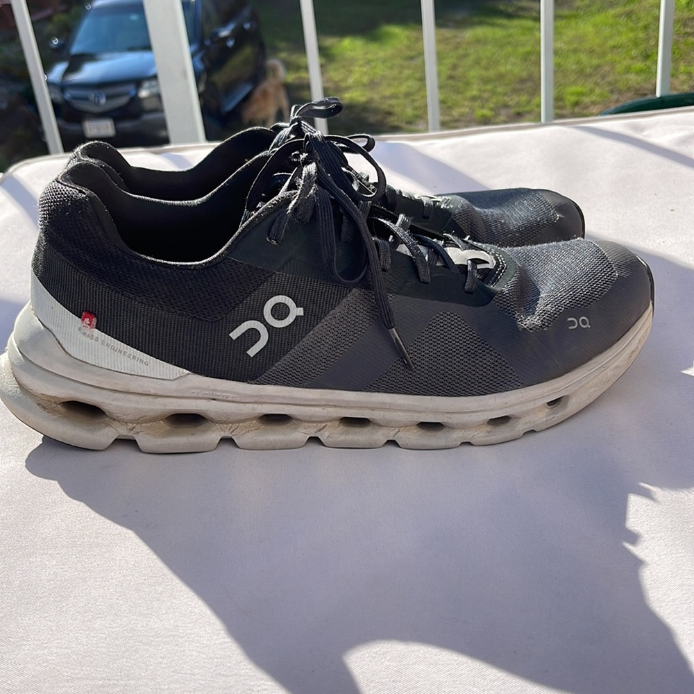 Mens on cloud sneakers